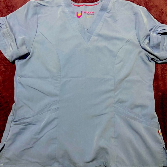 *SOLD*Urbane ultimate scrub top - Picture 2 of 2